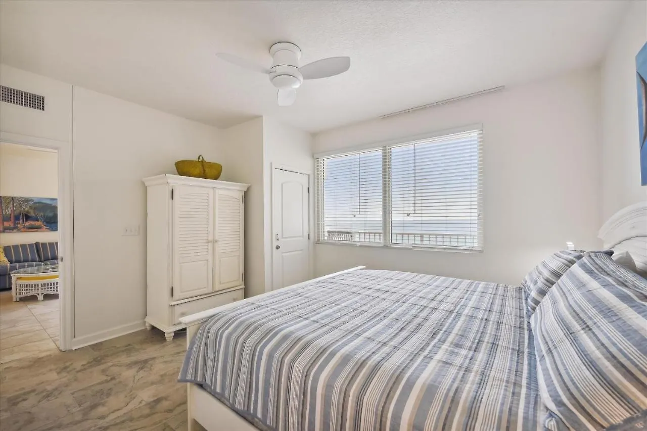 Shores Of Panama 1717 - 1 Bedroom Bunk Room Sleeps 6, Gulf-Front With Oversized Balcony! Condo Panama City Beach Apartment